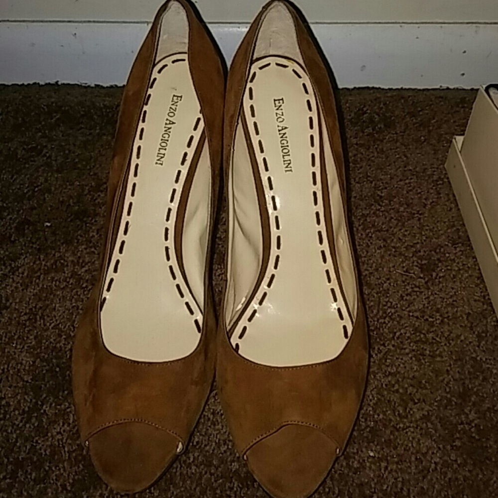 Enzo Angiolini brown heels peep toe
